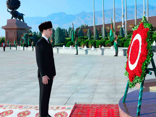 Türkmenistanyň Prezidenti...
